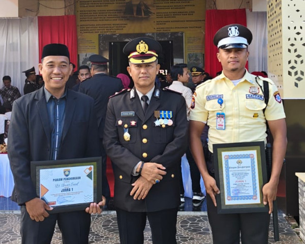 Kader Wahdah Islamiyah Raih Penghargaan Satpam Terbaik di HUT Bhayangkara ke-80 Bulukumba