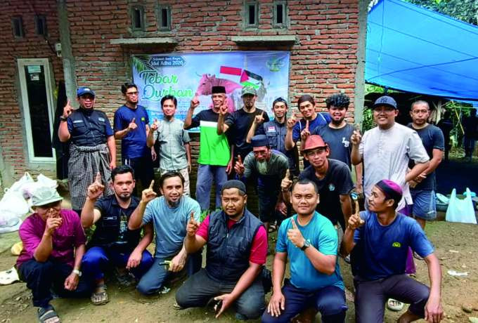 96 Sapi dan 10 Kambing, Wahdah Bulukumba Tebar Qurban